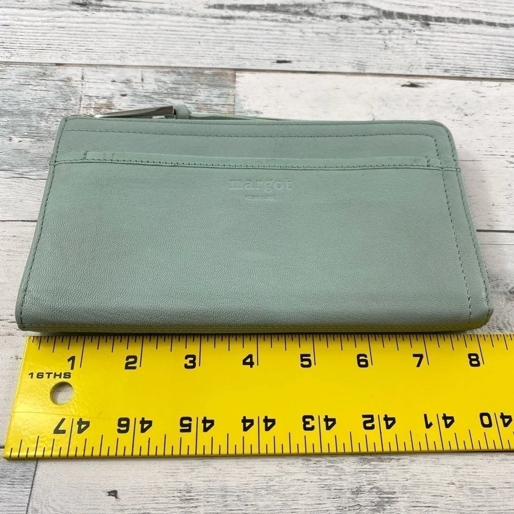 Margot Gabby Lt. Blue 100% Leather‎ Wristlet Wallet